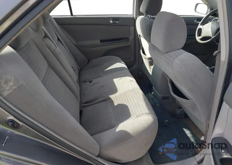 2005 Toyota Camry Le z USA, uszkodzony, nr VIN 4T1BE32K35U978160